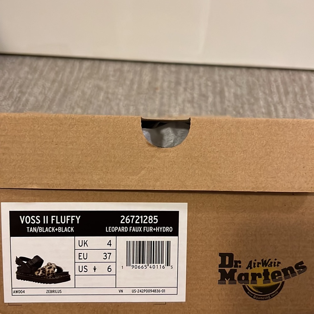 NEW Dr. Martens VOSS II FLUFFY Sandals Leopard Faux Fur+HYDRO 6 - Picture 6 of 6
